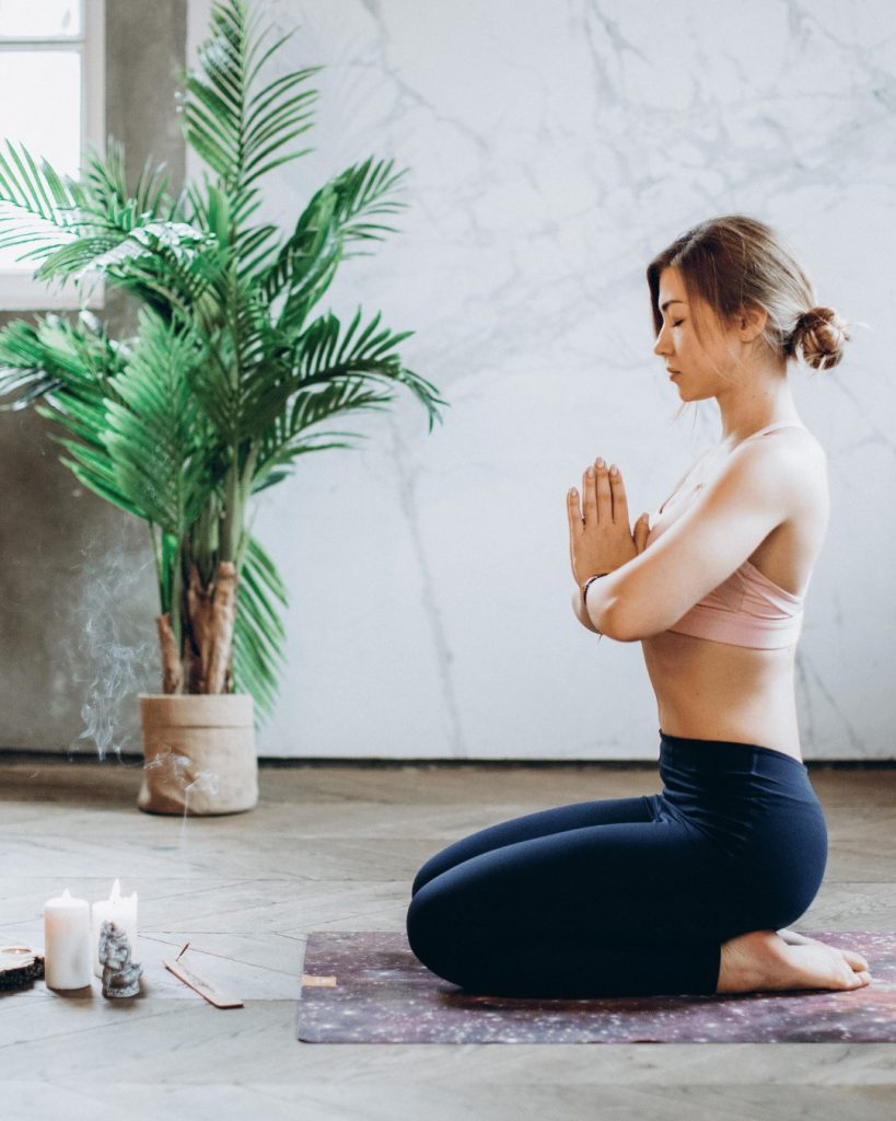 Chiropractor West Wickham performing a gentle spinal adjustment at Bromley & Chislehurst Chiropractic to restore movement and relieve pain